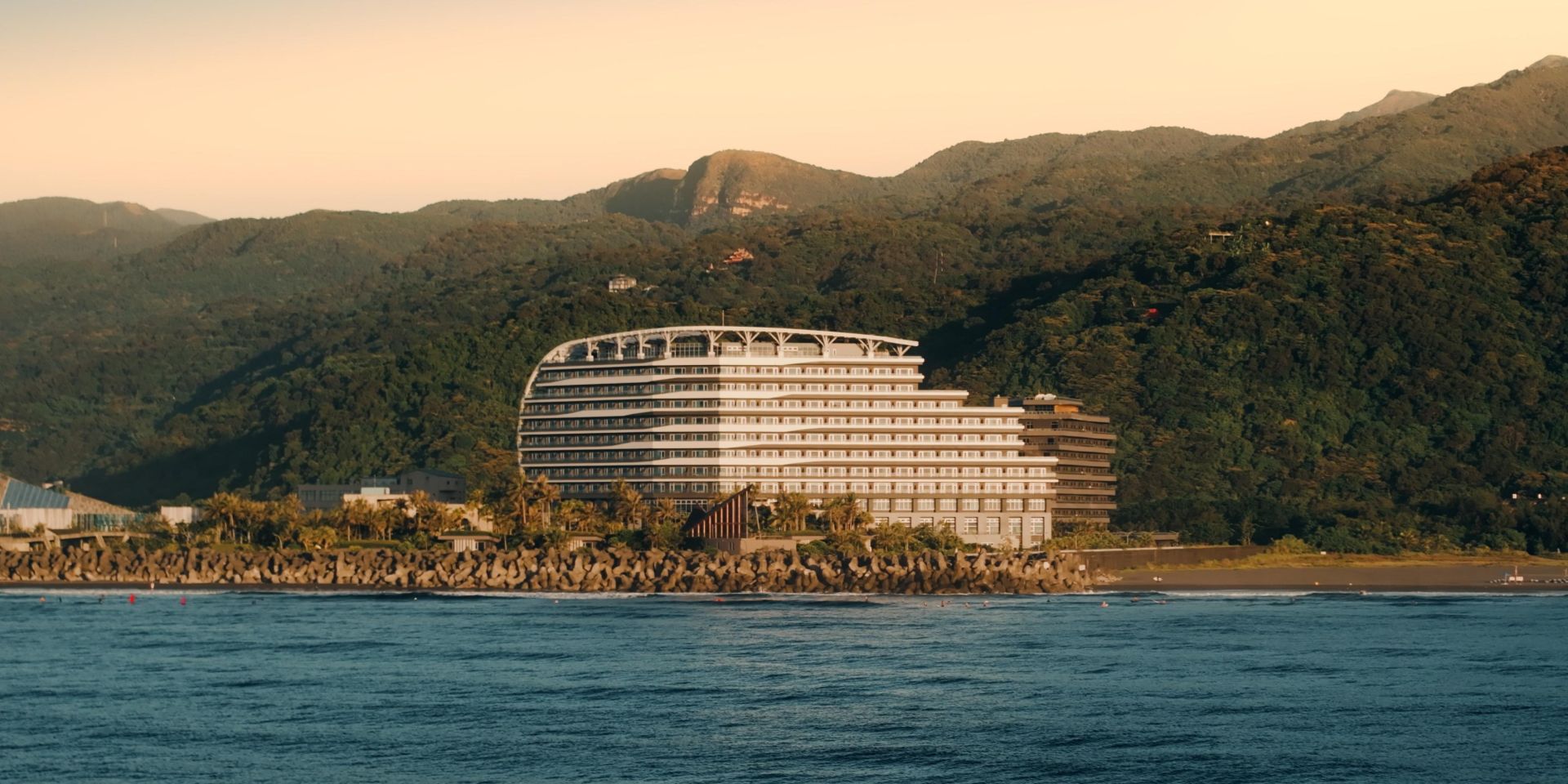 All-in-One Cruise-on-Land Resort Experience