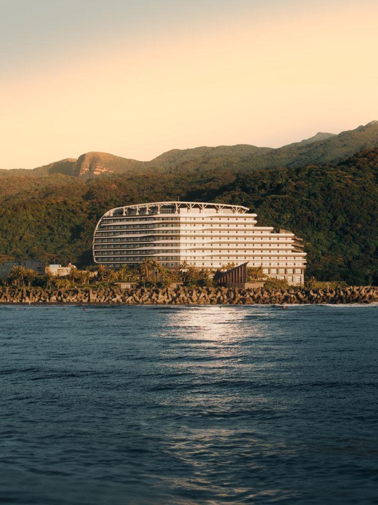 All-in-One Cruise-on-Land Resort Experience
